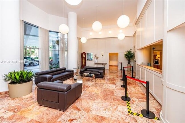 Building Photo - 3600 Mystic Pointe Dr