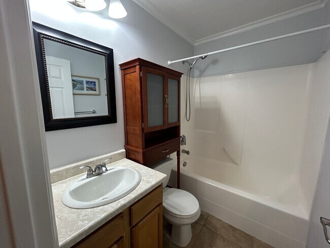 Building Photo - 4 Bedroom 4 Bathroom Home in Provo, Utah!