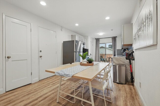 Building Photo - 8083 Meadow Rd