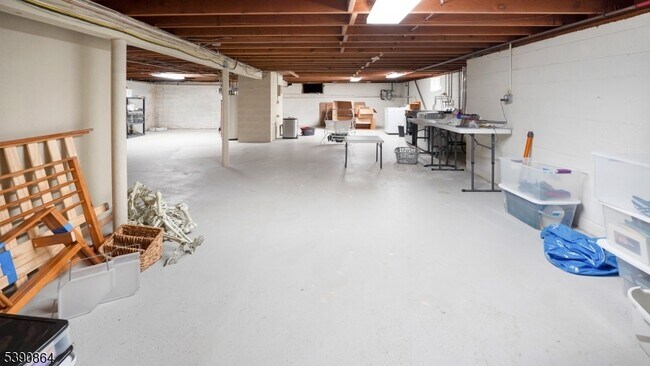 Building Photo - 174 S Mountain Ave