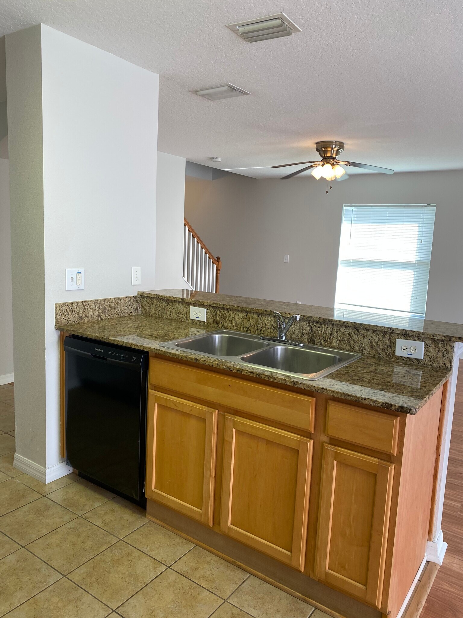 Building Photo - 7954 Carriage Pointe Dr