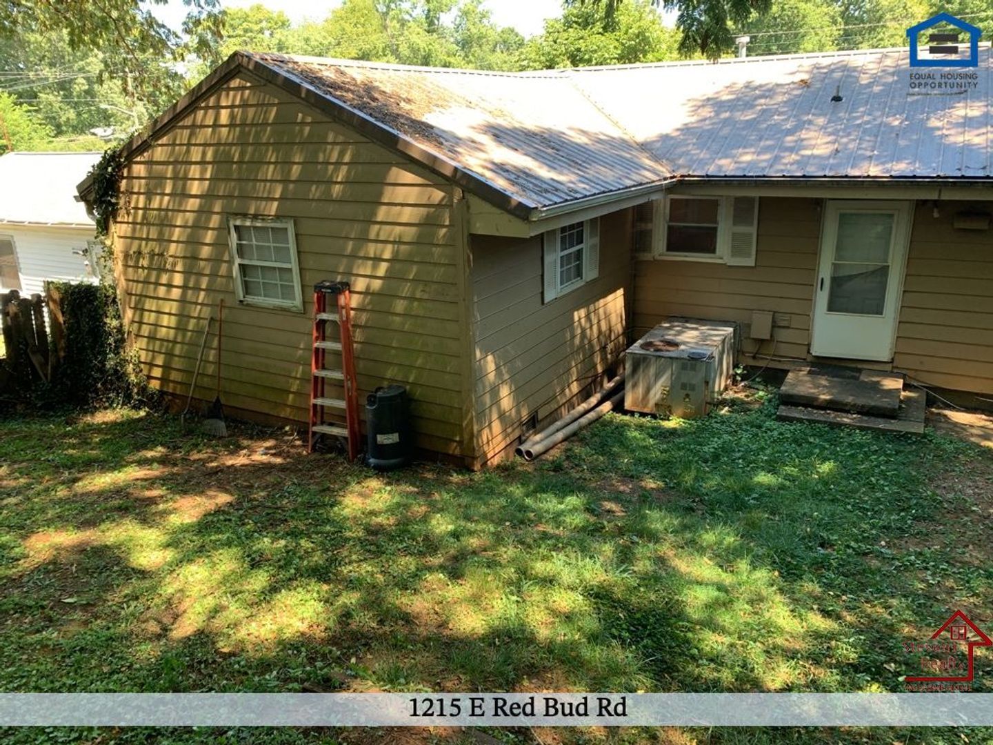 Building Photo - 1215 E Red Bud Rd