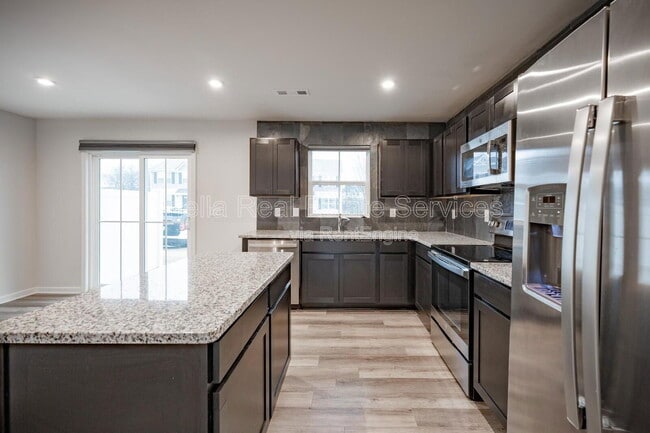 Building Photo - 2935 Winterberry Dr