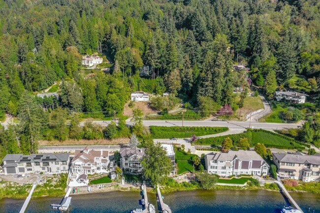 Building Photo - Outstanding Lake Sammamish Views. Private ...