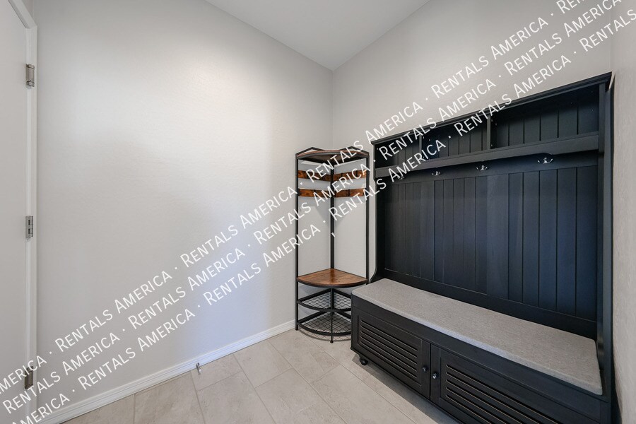 Building Photo - 11128 S 54th Ln