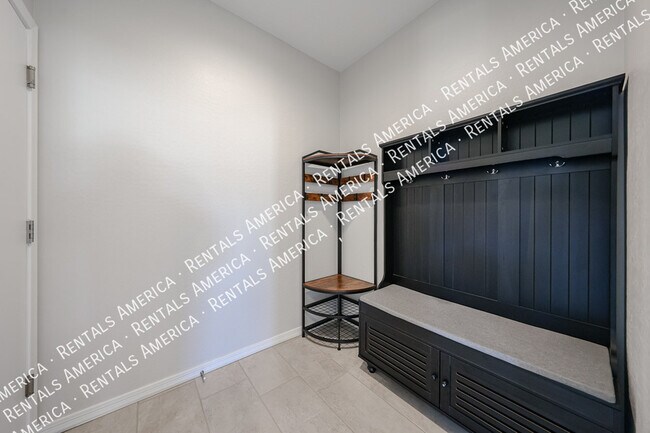 Building Photo - 11128 S 54th Ln