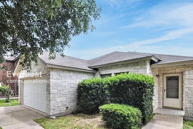 Primary Photo - 1107 Deerhound Pl