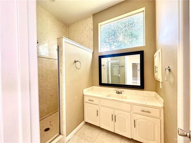 Building Photo - 2013 Agua Fina Ave