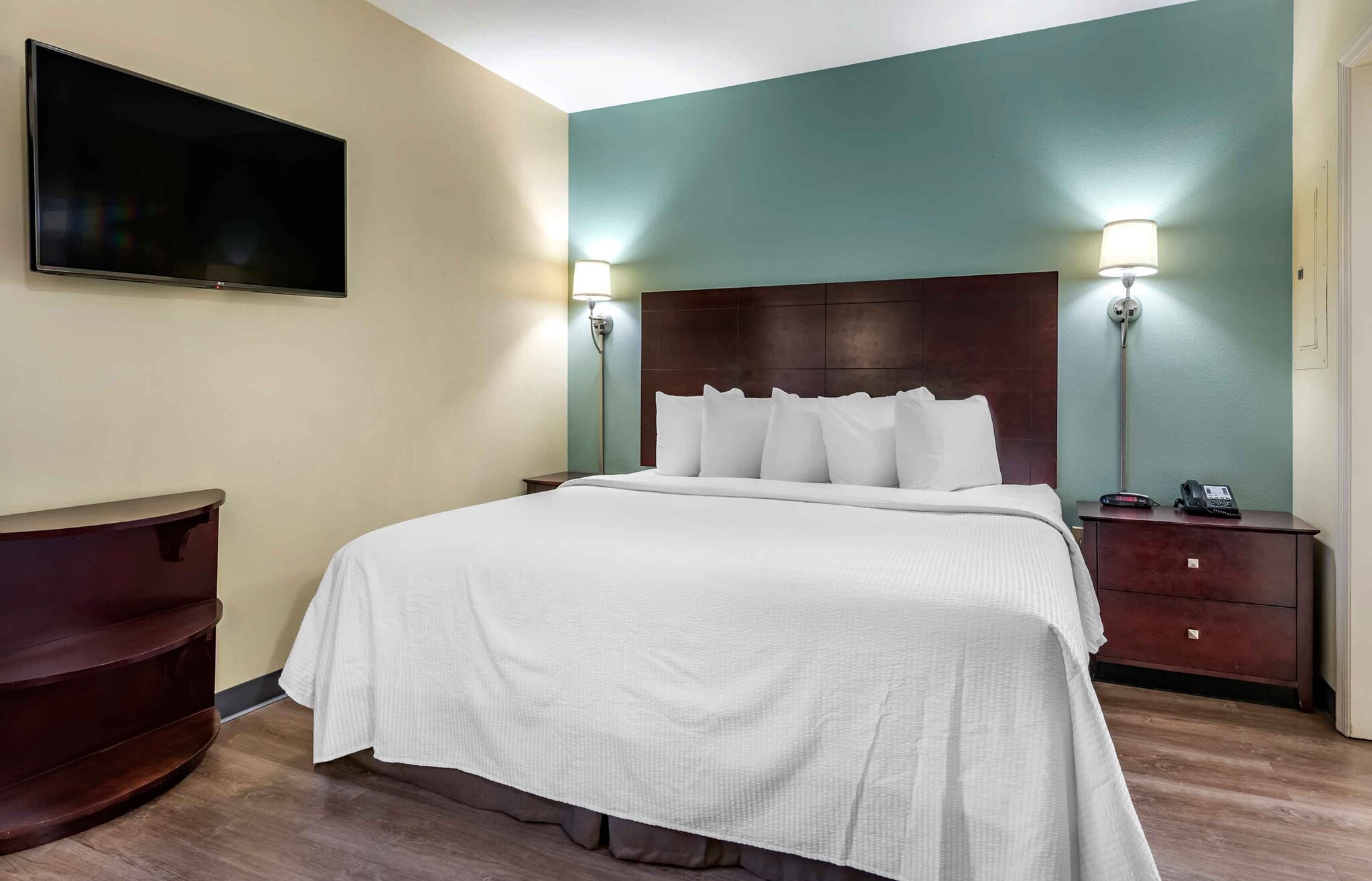 Building Photo - Furnished Studio-Lakeland - I-4