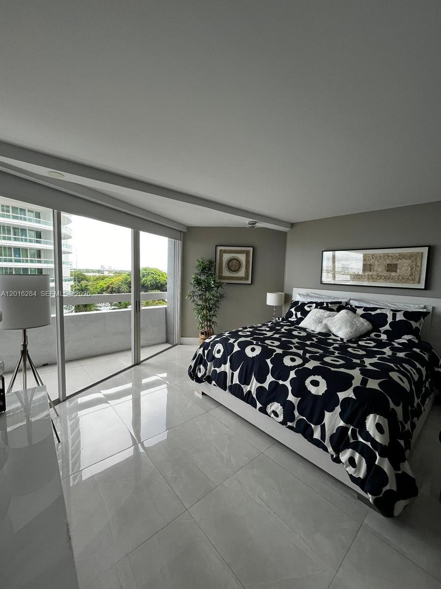 Building Photo - 1627 Brickell Ave