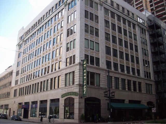 Building Photo - 705 Main St