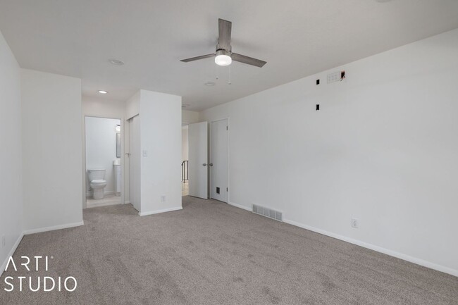 Building Photo - Fully Renovated 4-Bedroom Townhome in Prim...
