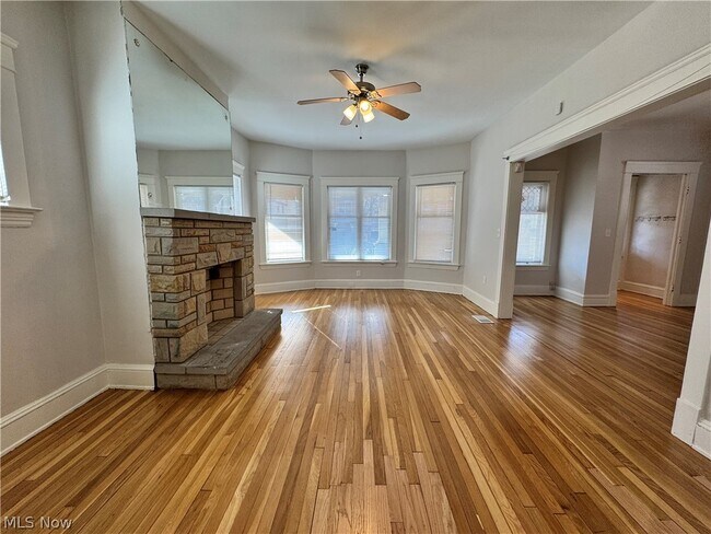 Building Photo - 1481 E 106th St