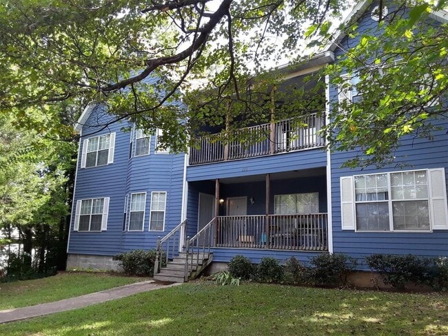 Primary Photo - 110 N School Ave