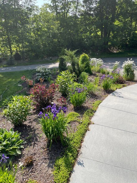 Building Photo - 20 Maple Hill Rdge