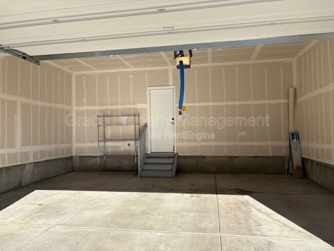 Building Photo - 2657 W 68th Pl