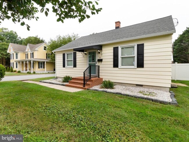 Primary Photo - 701 Goldsborough St