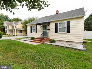 Building Photo - 701 Goldsborough St