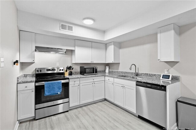 Building Photo - 1445 Thelbert Dr