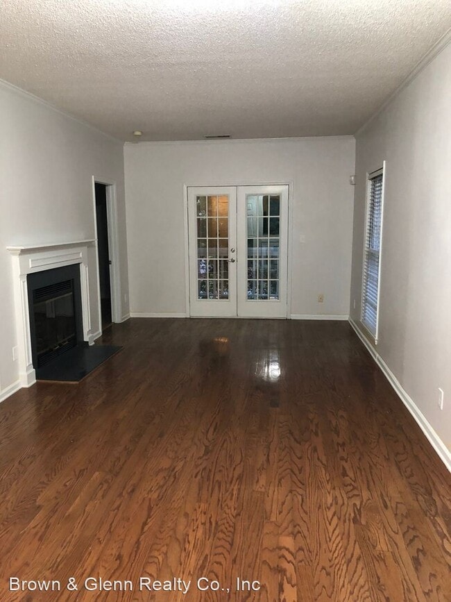 Building Photo - 301 Queens Rd