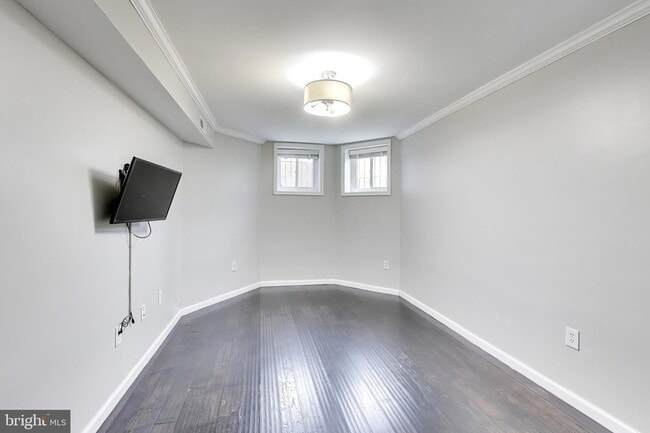 Building Photo - 1724 21st St NW