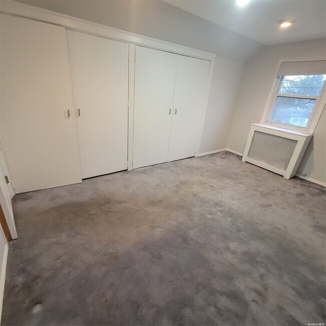 Building Photo - 619 Willis St