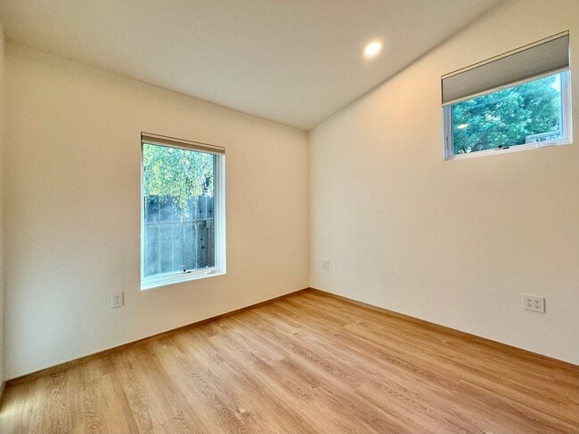 Building Photo - Newly Built 2 Bedroom 2 Bath Single Level ...