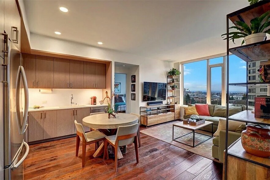 Building Photo - 1321 Seneca St