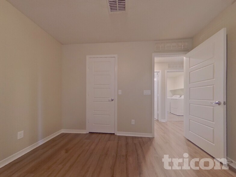 Building Photo - 11641 N 165th Ln