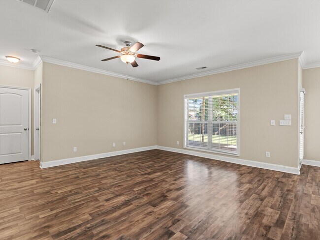 Building Photo - 114 Summer Pointe Ln NW