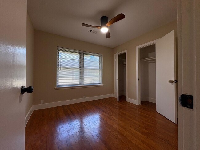 Building Photo - 1411 Ansbury Dr