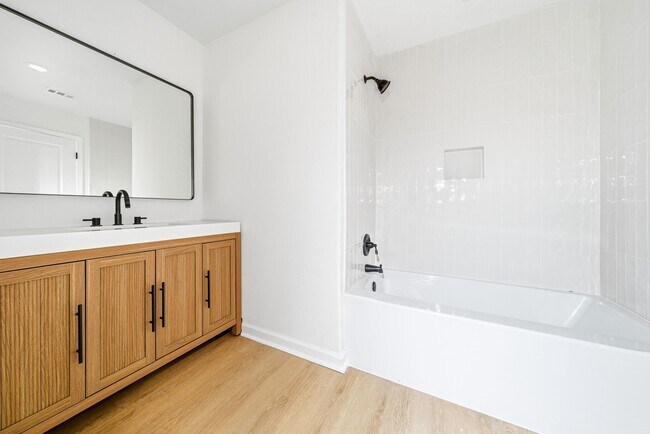 Building Photo - 10711 Milo Ct