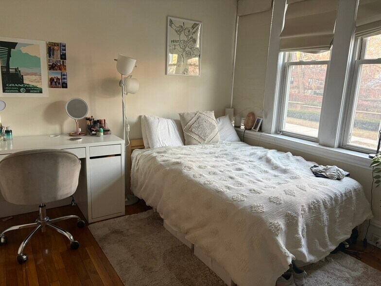 Building Photo - 54 Egmont St