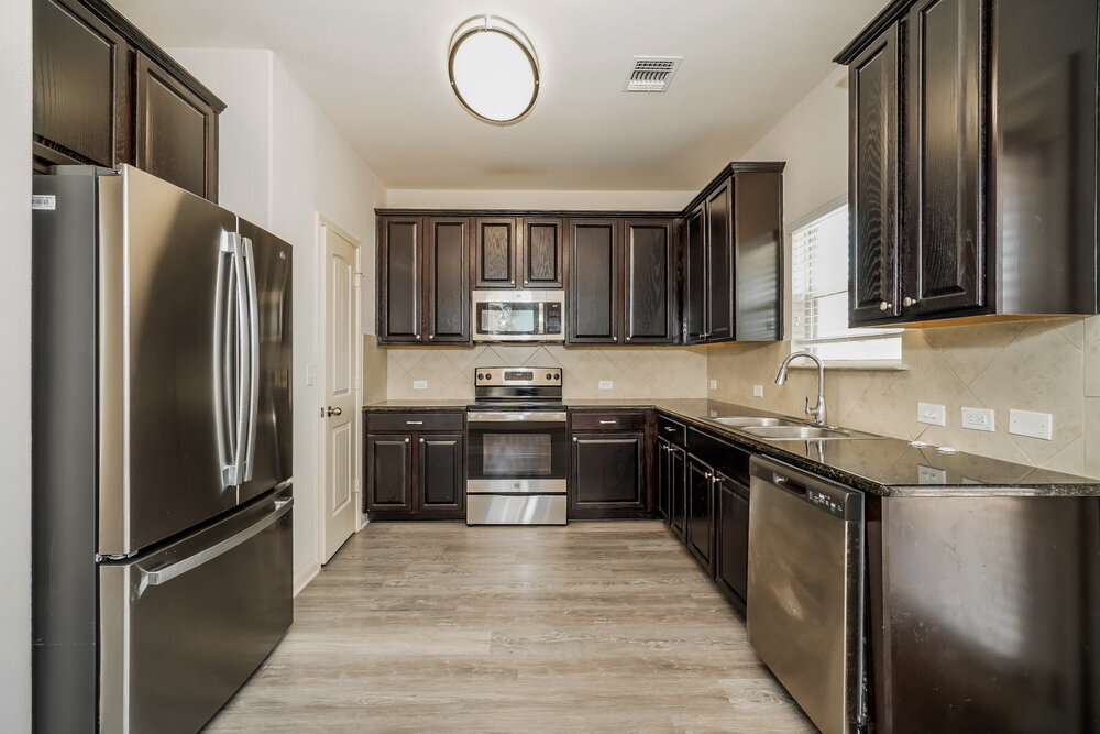 Building Photo - 300 Potters Peak Way