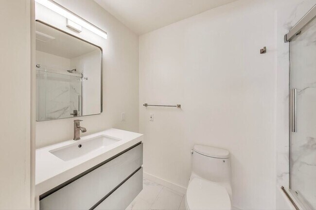 Building Photo - 2137 Lombard St