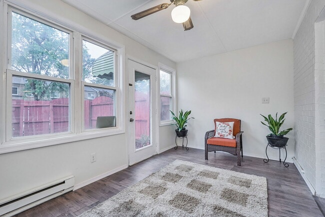 Building Photo - 5213 Clover Hill Dr