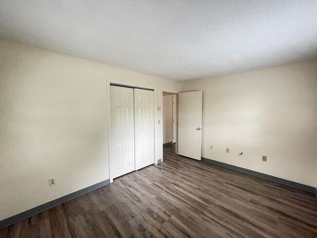 Building Photo - 185 Loudon Rd