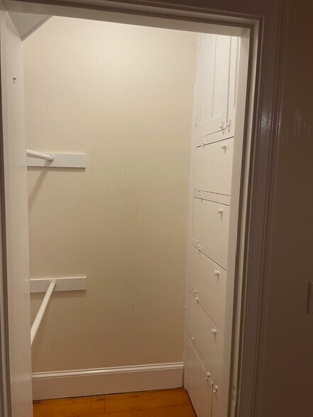 Building Photo - 14 Church Ave