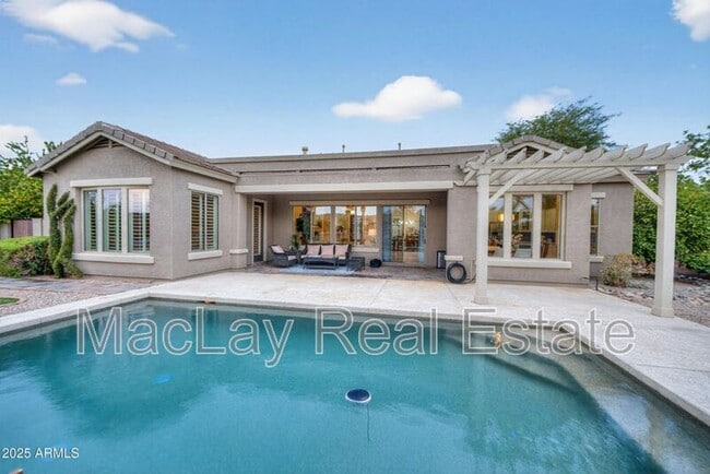 Building Photo - 527 E Tonto Dr