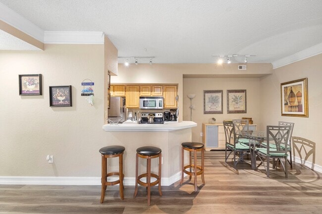 Building Photo - 13016 Plantation Park Cir