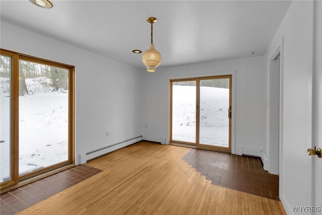 Building Photo - 2955 E Church St