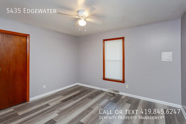 Building Photo - 5435 Edgewater-