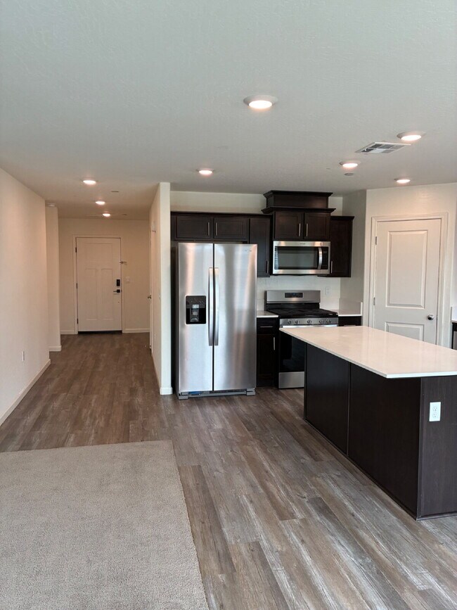 Building Photo - Modern Convenience and Luxury!! Move In Ready with Full Appliance Package!