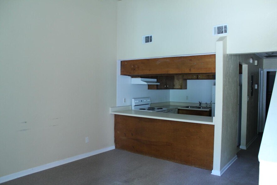 Building Photo - 1259 Orange Ave E