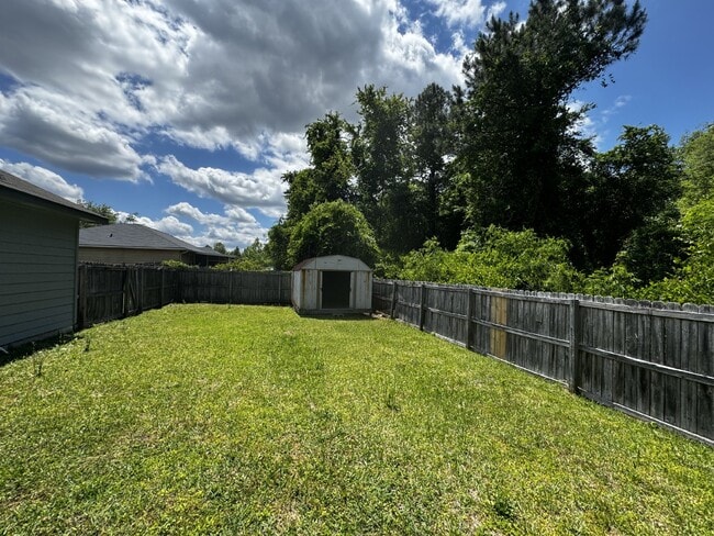 Building Photo - House for Rent