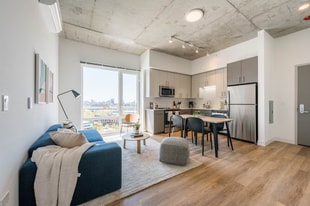 Building Photo - 521 50th Ave