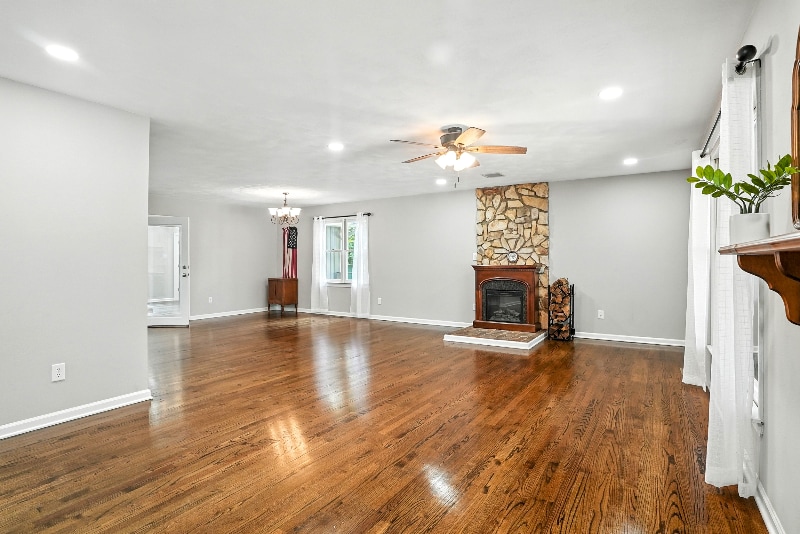 Building Photo - 1166 E Lois Ct