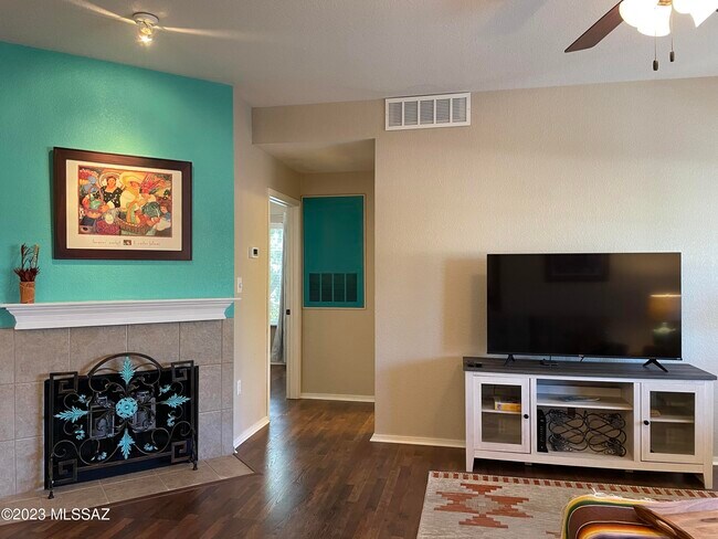 Building Photo - 1500 E Pusch Wilderness Dr