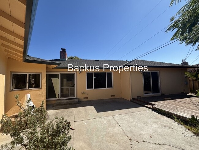 Building Photo - 209 La Mesa Dr