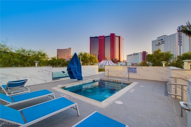 Building Photo - 2700 S Las Vegas Blvd